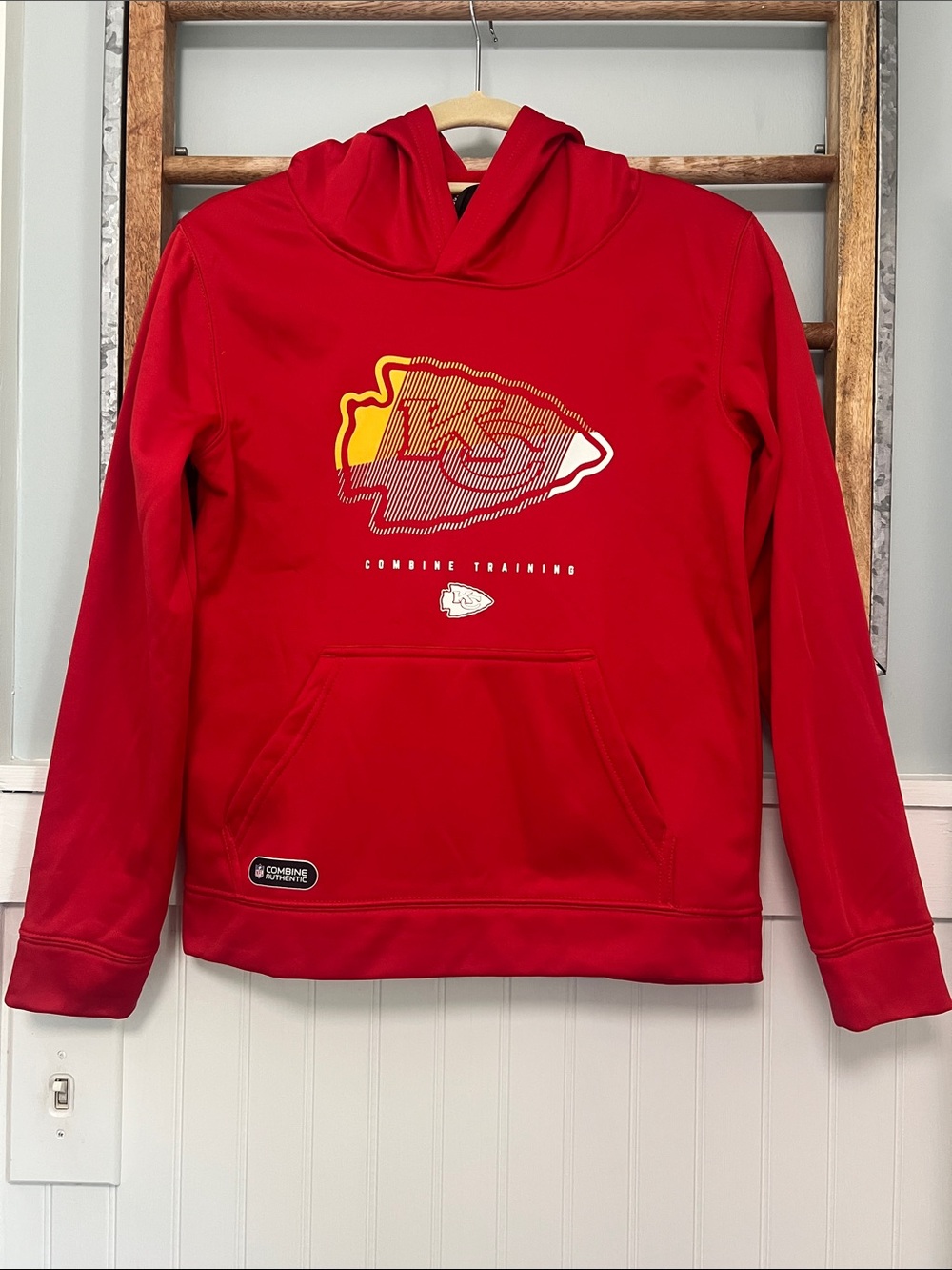 Youth Kansas City Chiefs pullover, hoodie sweatshirt  red size medium (10-12) M